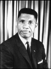 Another photo of Medgar Evers (http://www.olemiss.edu/depts/english/ms-writers/dir/evers_medgar/)