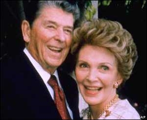 <a href=http://news.bbc.co.uk/2/hi/in_pictures/265621.stm>Ronald and Nancy Reagan</a>