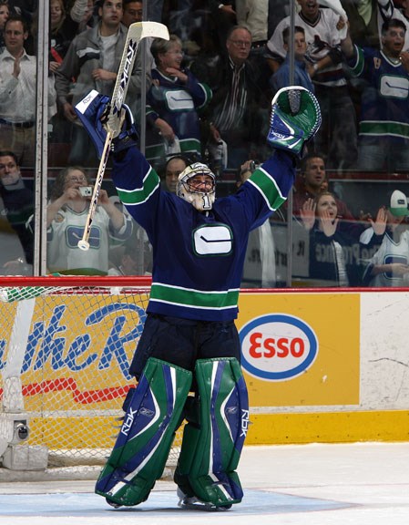 Luongo Winning The First Round Of The Play Offs. (Canucks.com)