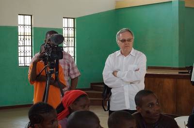 Neal Baer filming with Alcides in Africa. (Venice Arts)