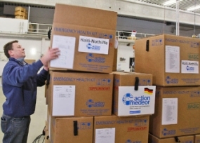 Boxes of emergency first aid kits are collected (http://www.csmonitor.com/)
