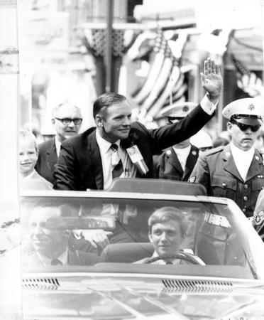 Neil Armstrong in Parade (http://www.ohiohistorycentral.org/entry-images.php?rec=1817)