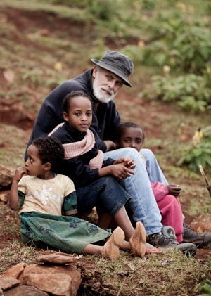 Larry Thomas with Ethiopian Children ( (Sean Stromsoe))