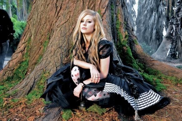 Avril Lavigne in her music viedo 