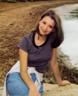Rachel Joy Scott at 17 yrs old<br> (http://www.rachelscott.com/<br>AboutRachelScott/PhotosRachel.htm)