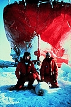 Paul Watson and Bob Hunter protecting a seal (Greenpeace.org)