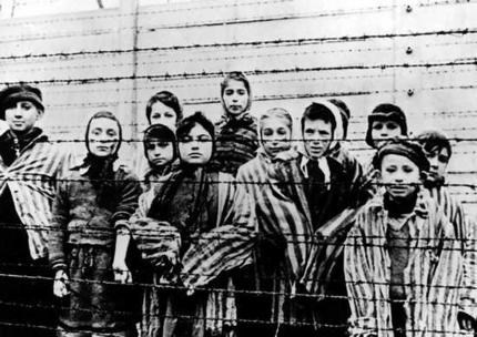 Jewish prisoners at a concentration camp (top-10-list.org/.../07/Concentration-Camps.jpg)