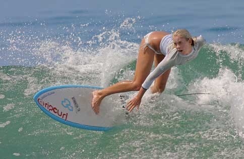 Bethany Hamilton surfing with one arm (DailyNews.com)