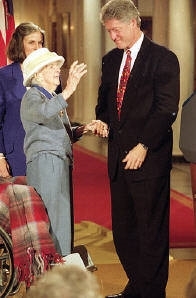 Marjory Stoneman Douglas and President Clinton (http://www6.miami.edu/english/msdouglas/msdimages. ())
