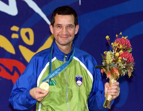 Rajmond with his Olympic gold medal (Internet)
