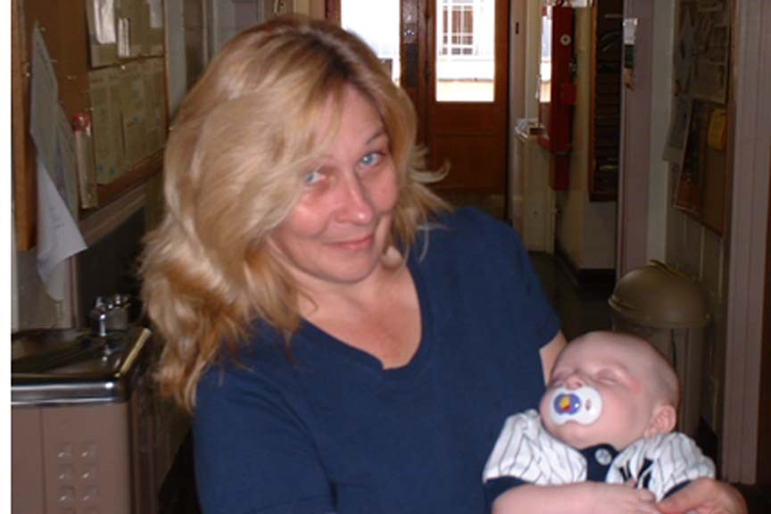 a picture of a mom and a child (google.com under mom images)