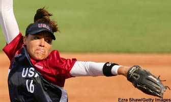 <a href=http://images.sportsnetwork.com/olympics/getty/2004/fernandez_lisa3.jpg>Lisa Fernandez</a> pitching for the USA Olympic team