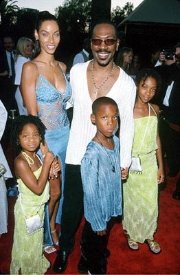 Eddie Murphy and his family 