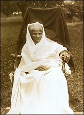 <a href=http://upload.wikimedia.org/wikipedia/en/thumb/6/60/Harriet_tubman.jpg/170px-Harriet_tubman.jpg.>Portrait of Harriet Tubman</a>