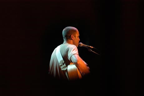<a href=http://www.tedlennon.com/images/22.jpg>Jack Johnson and his guitar </a>