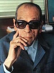 <a href=http://www.todayinliterature.com/assets/photos/m/naguib-mahfouz-190x258.jpg>Naguib Mahfouz</a>