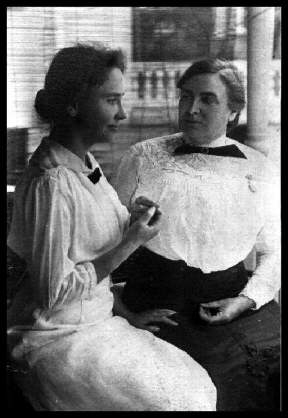 <a href= http://eprentice.sdsu.edu/S025/HelenKeller/anneandhelen.jpg> Helen meets Anne</a href>