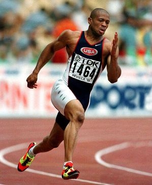 Maurice Greene running one of his winning races. (http://es.geocities.com/helenawtry/sevilla99-greene.jpg)