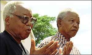 <a href=http://news.bbc.co.uk/olmedia/475000/images/_475201_nyrere_mandela300.jpg>Julius Nyerere and Nelson Mandela</a>