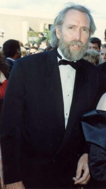 <a href=http://upload.wikimedia.org/wikipedia/commons/thumb/8/88/Jim_Henson_(1989).jpg/220px-Jim_Henson_(1989).jpg>Jim Henson</a>