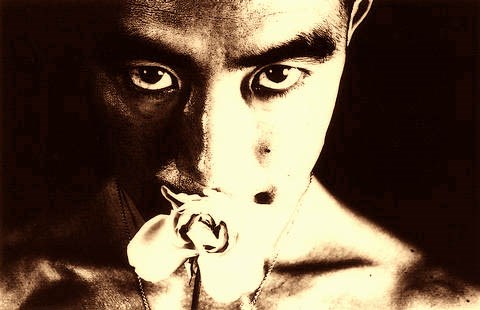 <a href=http://karatenomichi.ru/articles/article/pics/mishima.jpg>Yukio Mishima</a>