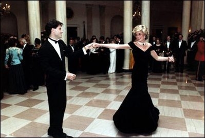 <a href=http://www.whitehouse.gov/history/photoessays/crosshalls/images/06-c31893-10-ladydi-cross-rr-398h.jpg>Diana dancing </a href>