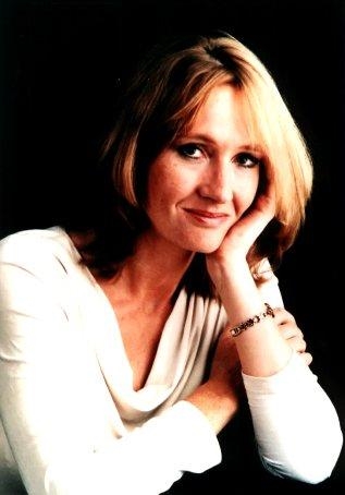 <a href=http://www.lumos.it/jk-rowling/images/rowling.jpg>J.K. Rowling</a>