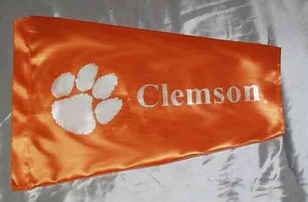  (www.footballflags.us/Clemson1.jpg)