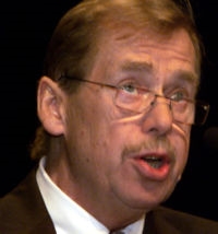 <a href=http://www.imf.org/external/photo/allphoto.asp?g=12>Havel speaking at a World Bank ceremony</a>