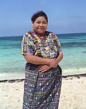 <a href=http://www.mouratidi.de/de/Bilder/3_RigobertaMenchu.jpg>Rigoberta Menchu</a>