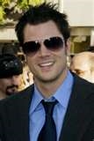 <a href=http://www.absolutjackass.net/images/miibpremiere1.jpg>Johnny Knoxville</a>