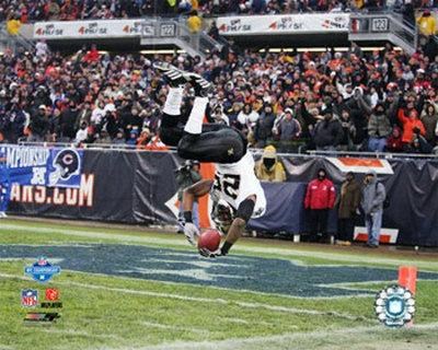 Reggie Bush doing a flip into the inzone (www.visionnfl.com)