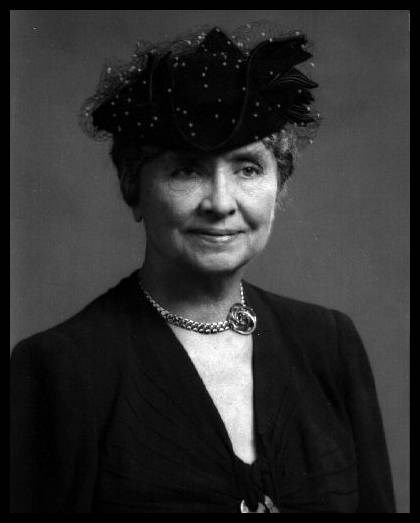 Helen in her later years (http://www.pocanticohills.org/womenenc/keller3.jpg)