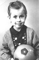 Oksana as a child. (oksanastyle.com)