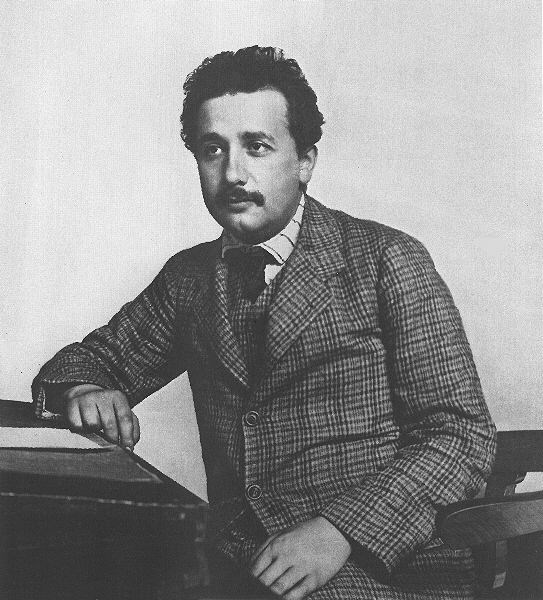 Albert Einsten - As Patent Clerk (http://th.physik.uni-frankfurt.de/~jr/gif/phys/einst_pat.jpg)