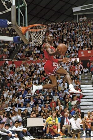 Michael Jordan dunking (http://cache.eb.com/eb/image?id=82568&rendTypeId=4)