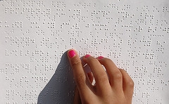 Braille (http://flickr.com/photos/thepraveenkhanna/2083911232/)