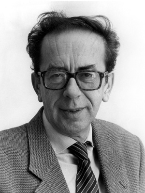 Ismail Kadare (http://scriptor.typepad.com/photos/uncategorized/ismail_kadare_pres.jpg)