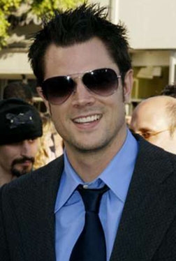  (http://www.tv.com/johnny-knoxville/person/100433/biography.html)