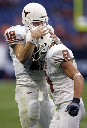 Colt Mccoy giving jordan shipley a hug (www.daylife.com)