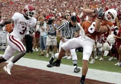 Shipley pulls down a touchdown pass against Oklah (www.nancarrow-webdesk.com)