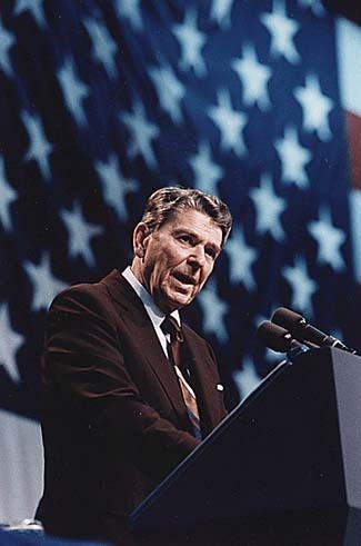 Ronald giving a speech (http://z.about.com/d/history1900s/1/0/m/1/reagan24.jpg)