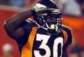 Terrell Davis saluting his fans