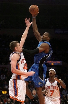 Dwight being a big man (http://sports.yahoo.com/)