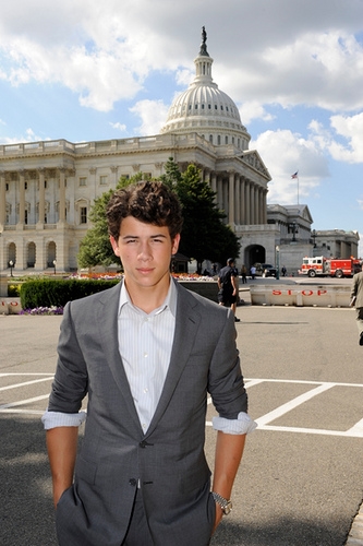 Nick Jonas in Washington (http://www.flickr.com/photos/jonasbrothers/3673697160/)