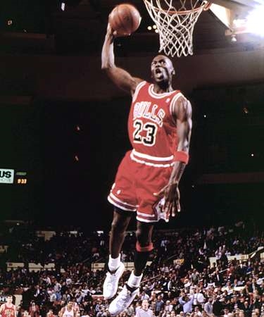 Michael Jordan Dunking (thedailymind.com)