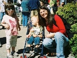 My brother Saul, his friend Tinka, and my mom (www.nagerormillersynd.com)
