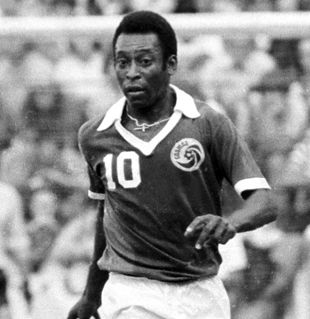 Pele playing on an American Team calle dthe Cosmo (http://sports.espn.go.com/espn/eticket/story?page=cosmos)
