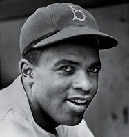 close up of Jackie Robinson  (http://2.bp.blogspot.com/_HyyDHyAwI6k/SzOtMTAvaCI/AAAAAAAAHgw/7QSjeyiht7M/s400/jackie+robinson.jpg  )