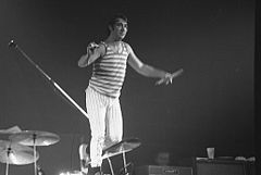  (http://en.wikipedia.org/wiki/Keith_Moon)